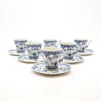 Chocolate cups with saucers, 6 pcs, porcelain, "Musselmalet halvblond", Royal Copenhagen, Denmark.