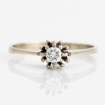 Ring, white gold with brilliant-cut diamond.