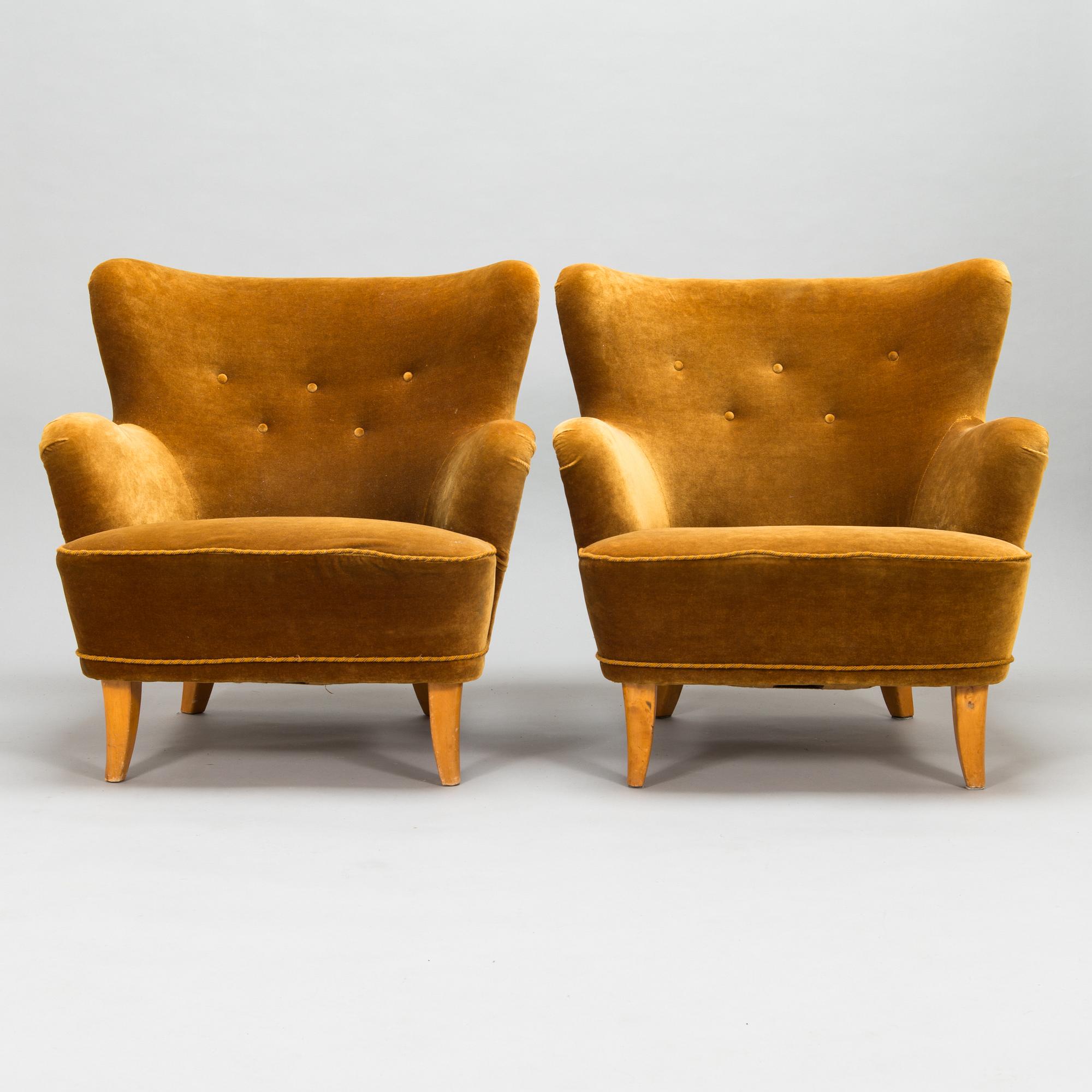 Ilmari Lappalainen, A pair of mid-20th-century 'Laila' armchairs for Asko, Finland.