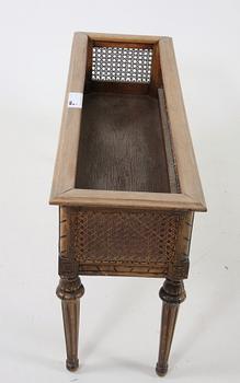 BLOMSTERBORD, gustaviansk stil.