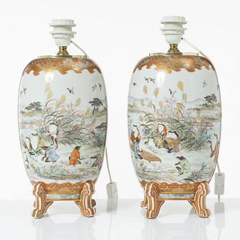 Bordslampor, ett par, porslin, Kutani, Watatani, Japan, 1900-tal.