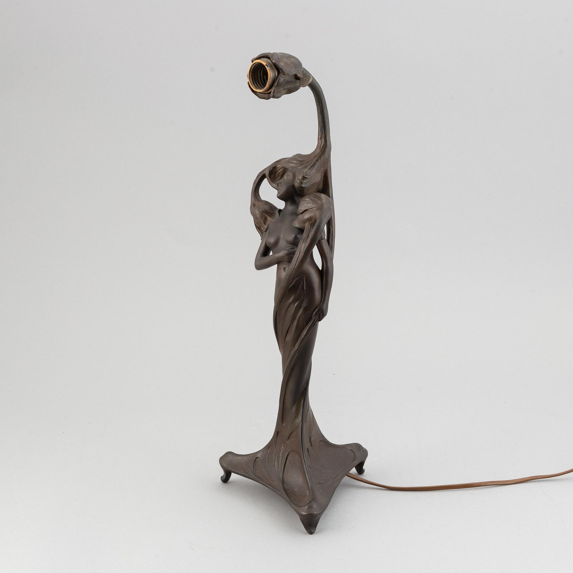 Alf Wallander, an Art Nouveau patinated bronze table lamp, AB Förenade konstgjuterierna, Stockholm 1898-1900.