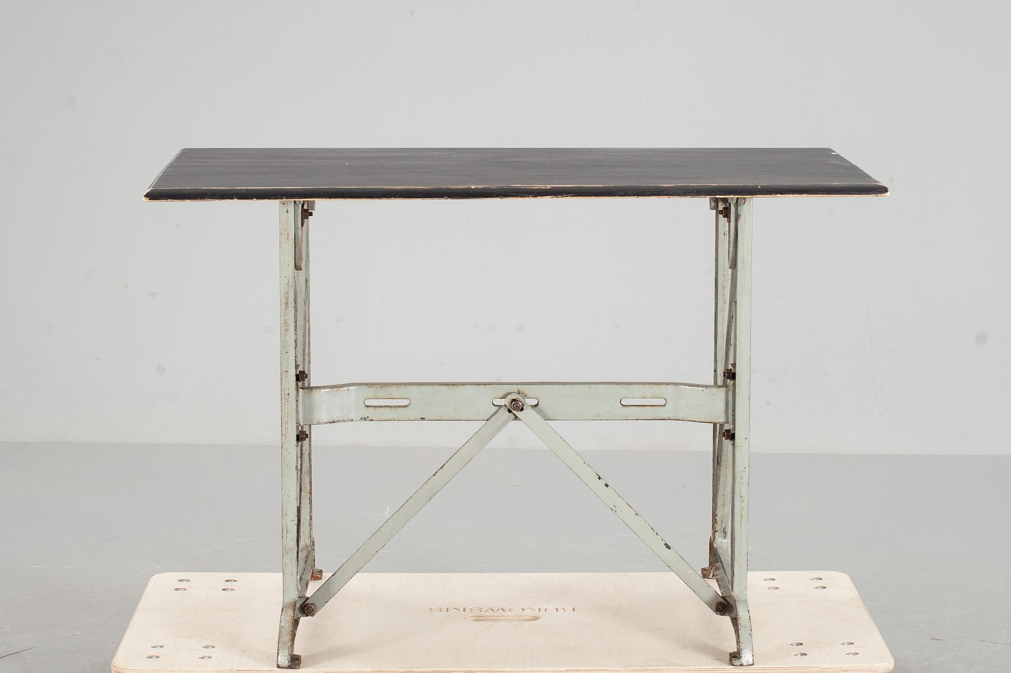BORD/SKRIVBORD, 1900-tal.