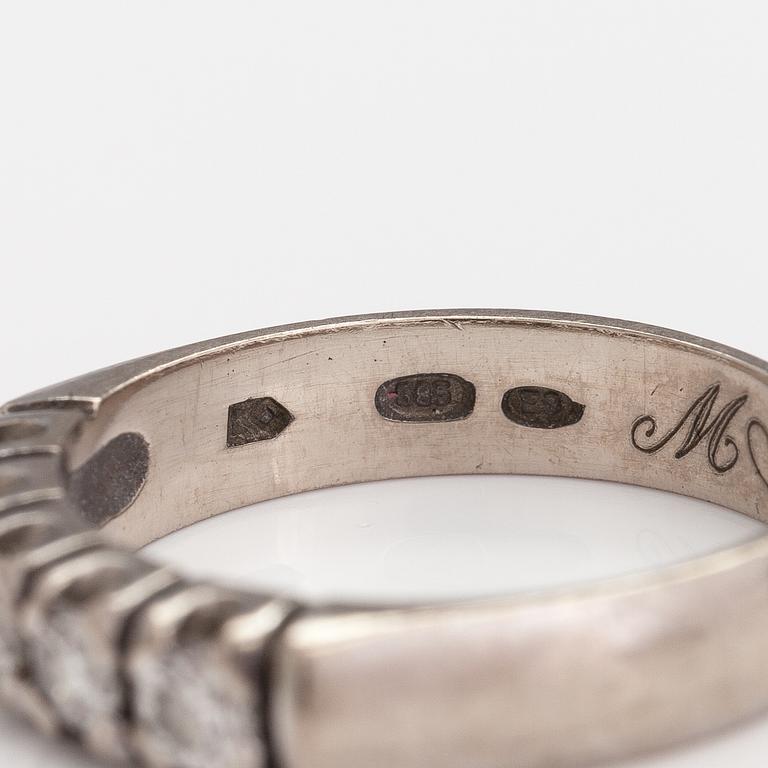 SORMUS, 14K kultaa, timantteja n. 0.50 ct yht. Mallikoru, Helsinki 2006.