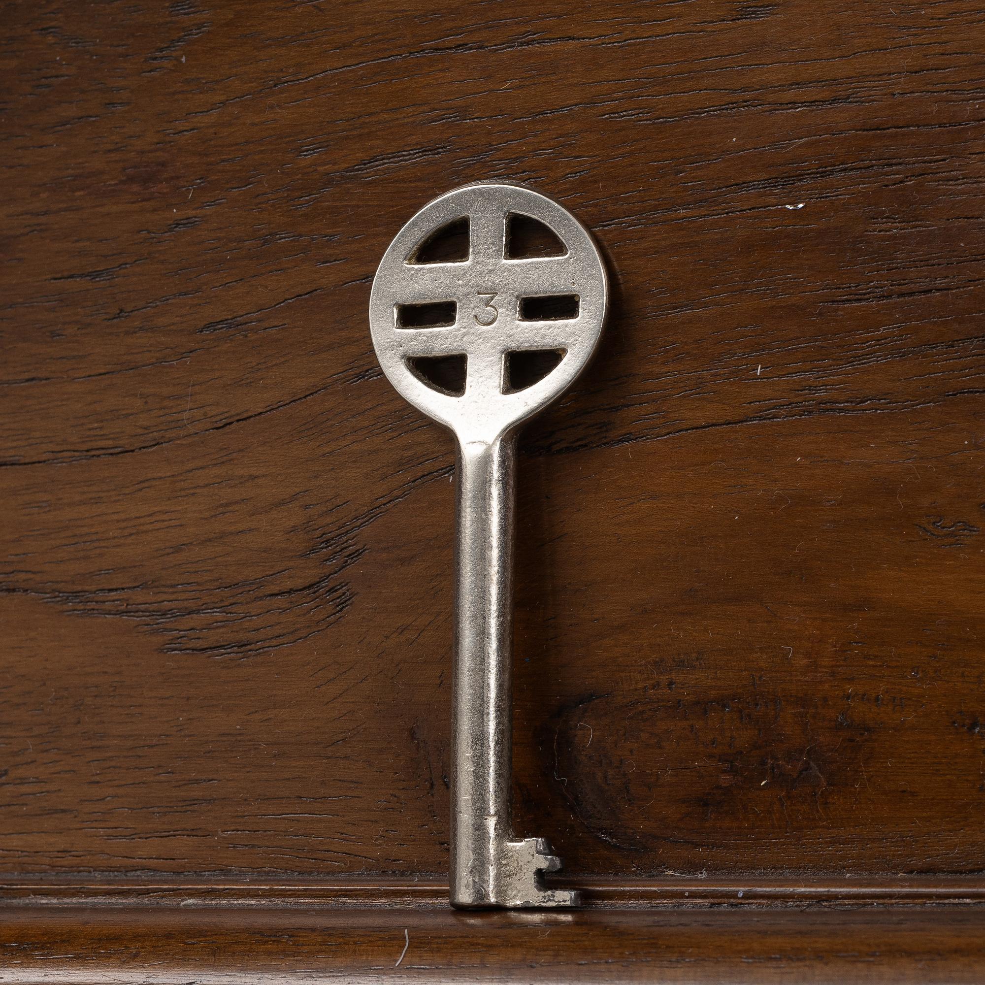 Display cabinet, 20th century,