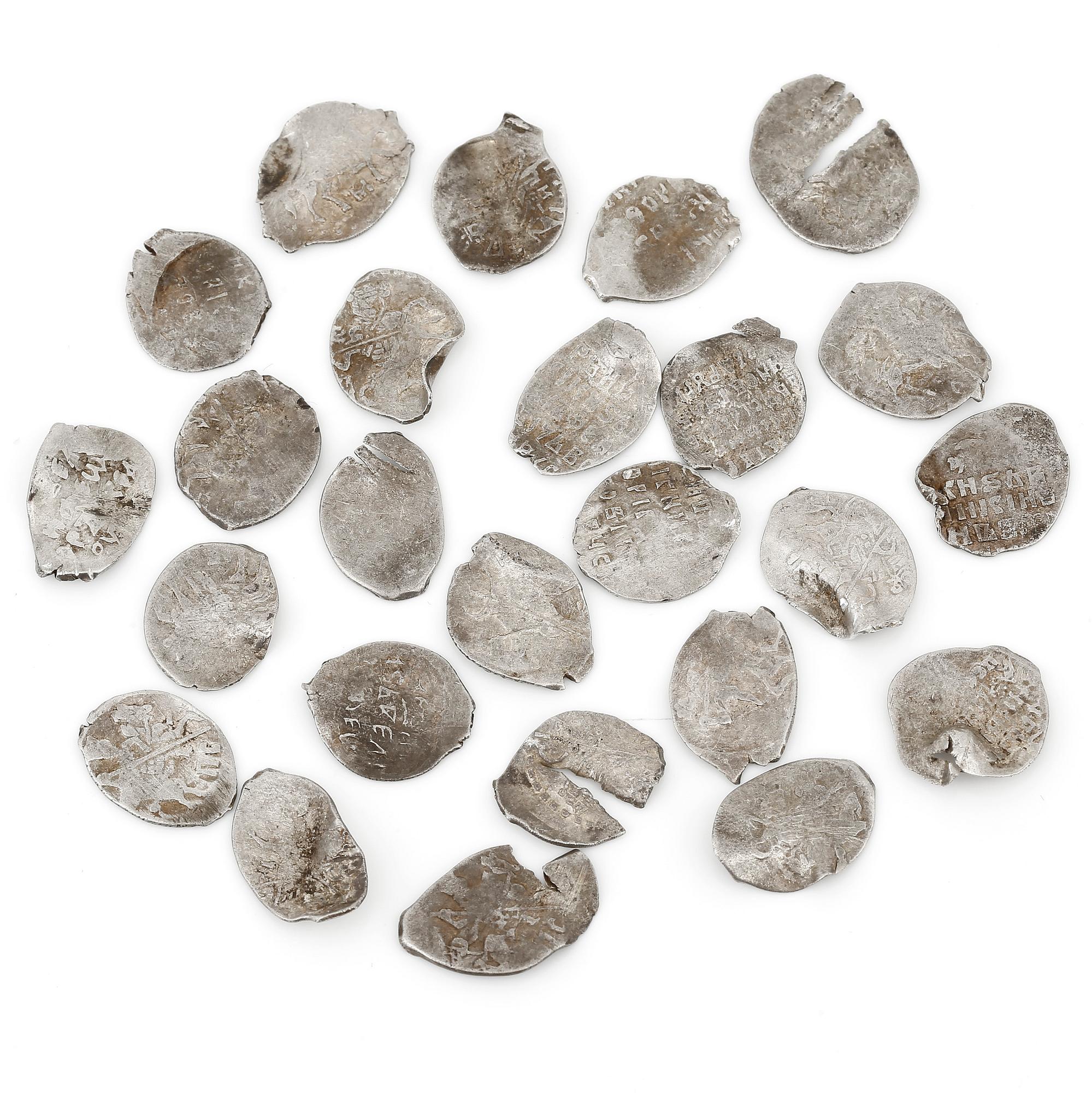MYNT, ca 25 st, sk droppkopek, silver, Ryssland 1600-tal. Vikt ca 18 g.