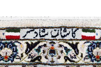 A carpet, Kashan, ca 482 x 343 cm.