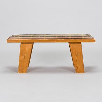 Bänk, Krogenäs möbler, Norge, 1900-talets andra hälft.