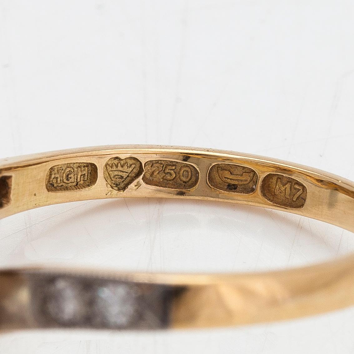 An 18K gold ring, cultured pearls and diamonds totalling approx. 0.18 ct. Hans Göran Hardt, Helsinki 1965.