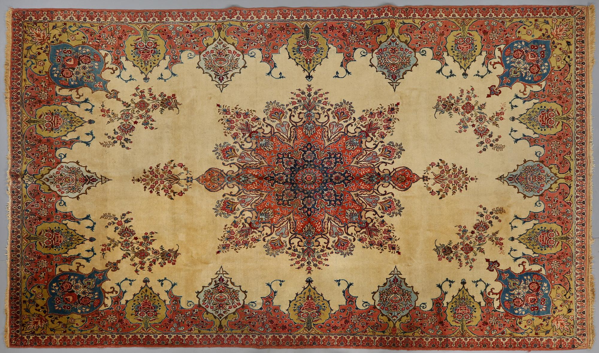 MATTA,möjligen Täbris, old, 370 x 230 cm.