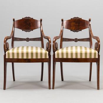 Karmstolar, ett par, Ryssland ca 1820-40-tal.