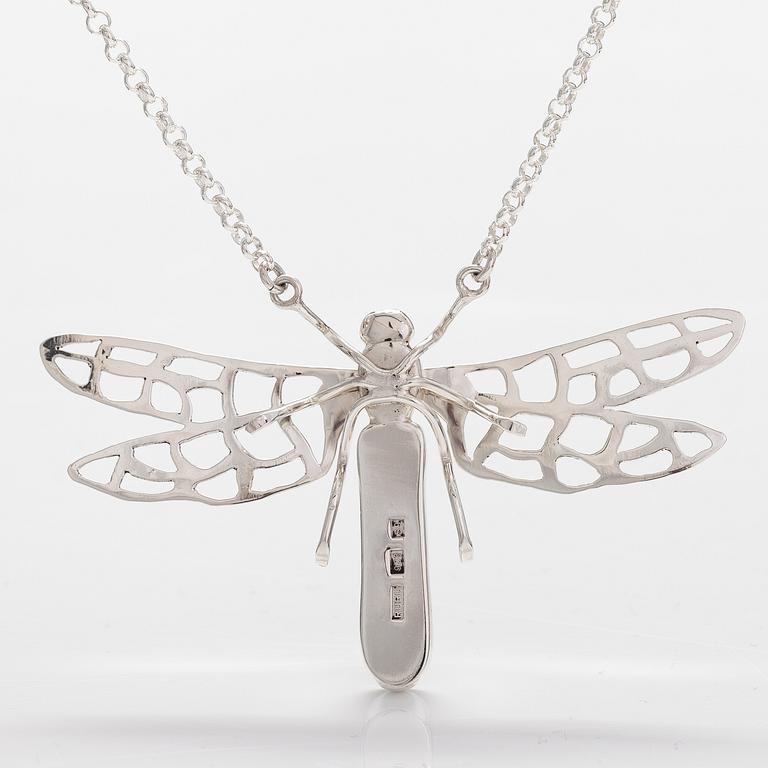 A sterling silver necklace "Mayfly" with dichroic glass. Ru Runeberg 2019.