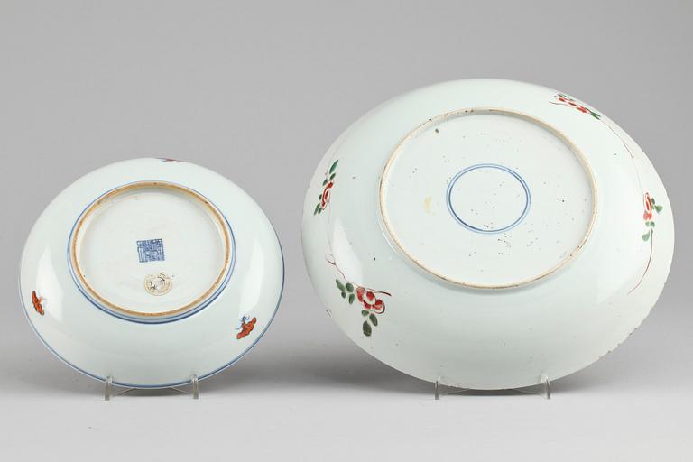 SKÅLFAT, 2 st, porslin, 1800/1900-tal samt 1900-talets början.