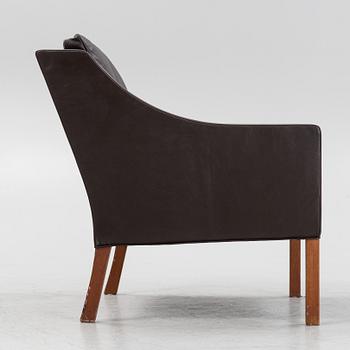 Børge Mogensen, a leather and teak club chair, model 2207, Fredericia Furniture, Denmark.