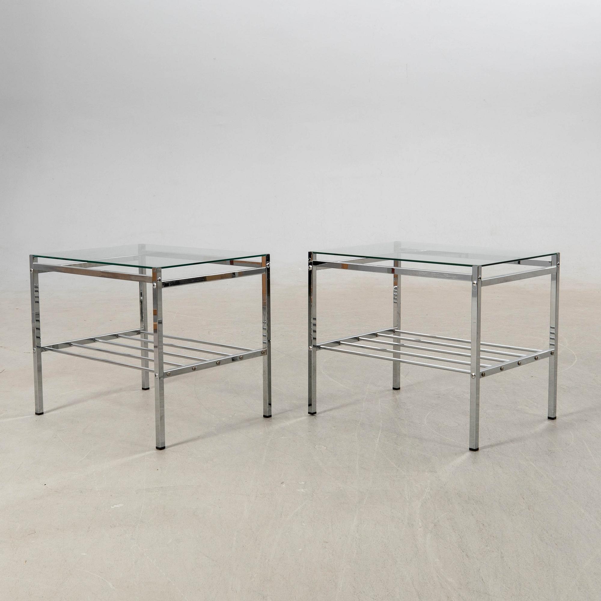 Side table 1 pair late 20th century/early 21st century.