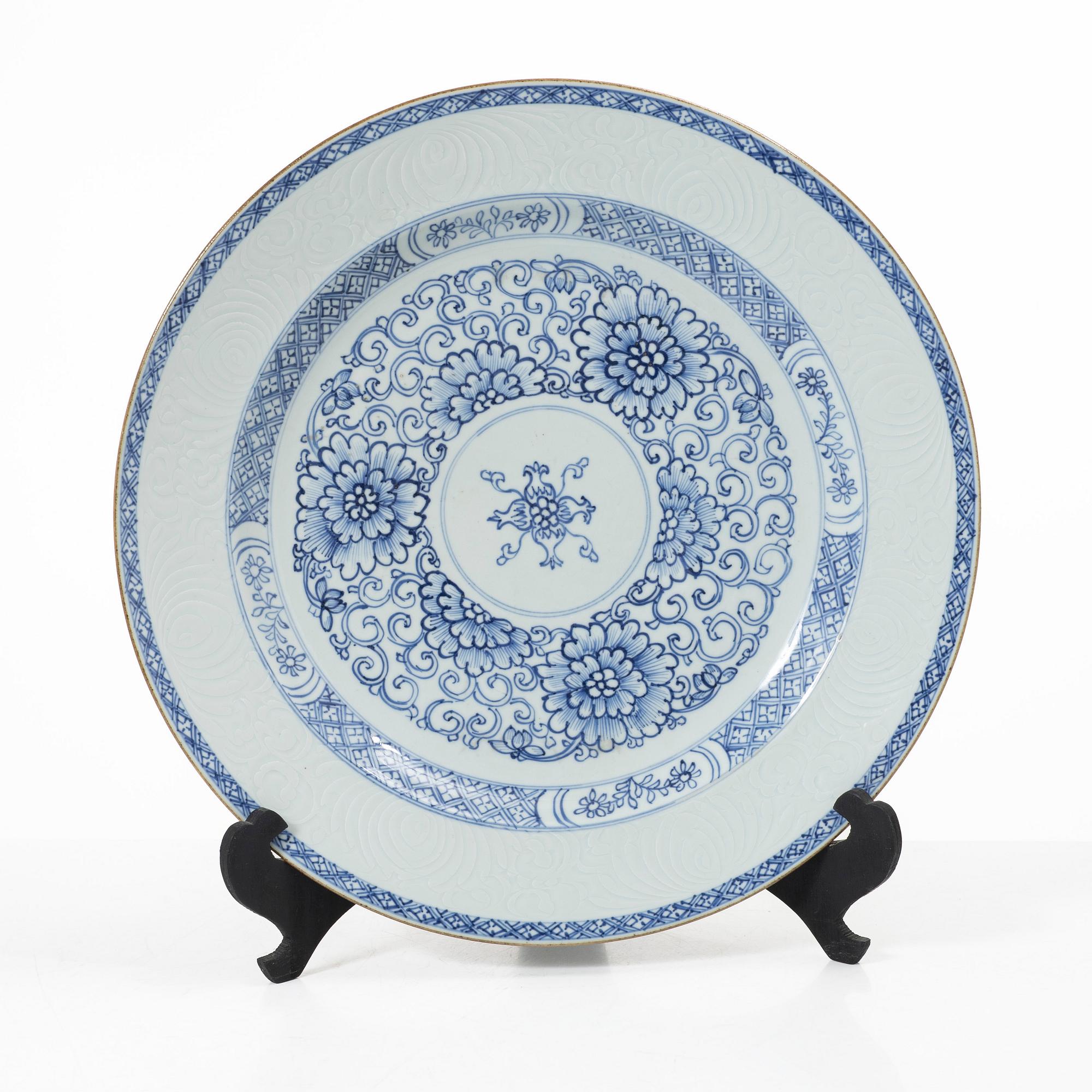 Fat, porslin. Qingdynastin, Yongzheng (1723-35).