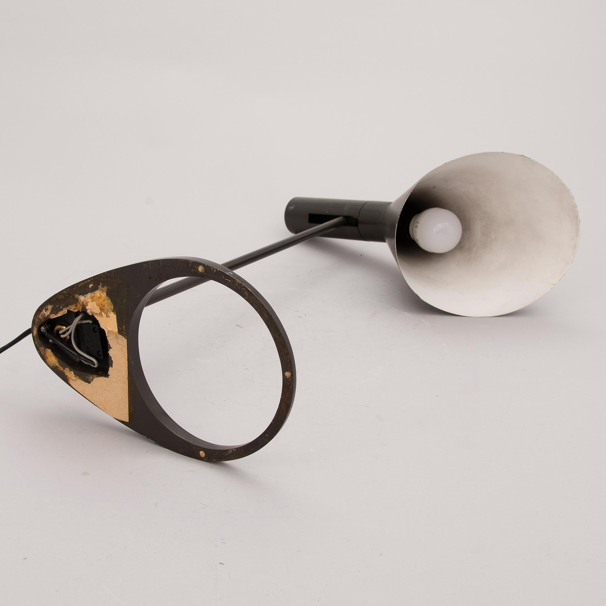ARNE JACOBSEN, bordslampa, "AJ", Louis Poulsen.