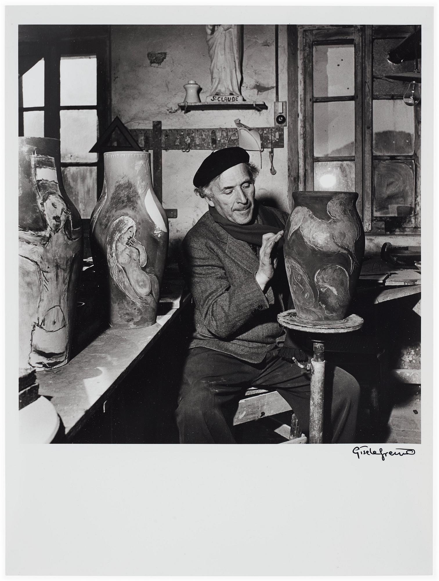 Gisèle Freund, "Marc Chagall dans son atelier à Vence, 1954".
