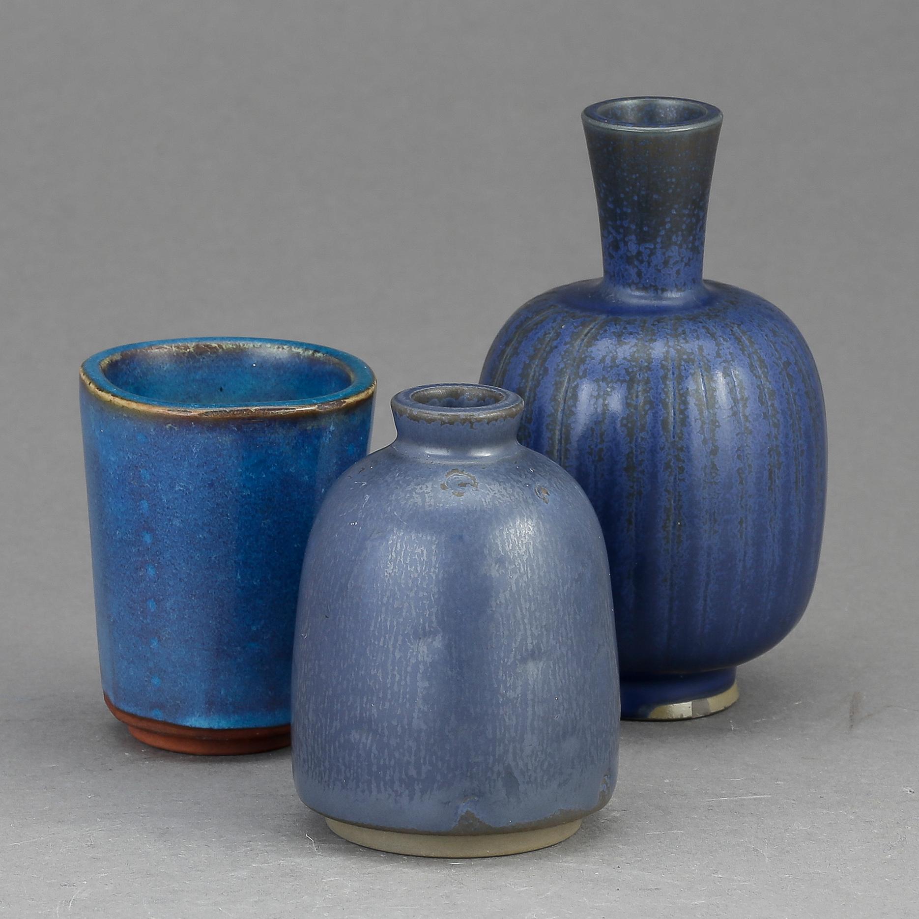 VASER, 3 st, stengods, Farsta, Wilhelm Kåge, Gustavsberg, 1900-talets mitt.