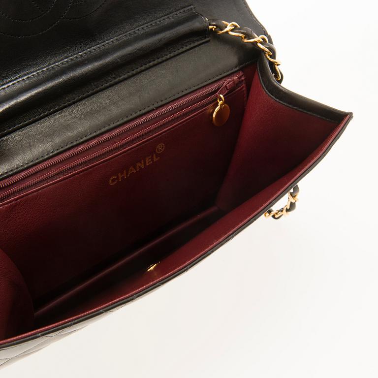 CHANEL, Single Flap Clutch / shoulder Bag.
