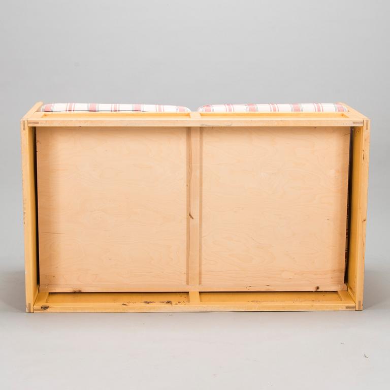Ben af Schultén, sofa, model 557, Artek, Finland, late 20th century.