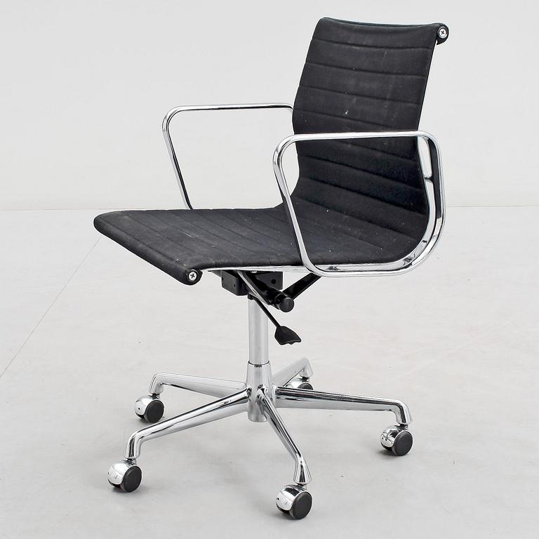 KONTORSSTOL, EA 117 Charles & Ray Eames, Vitra, USA, 1900/2000-tal.