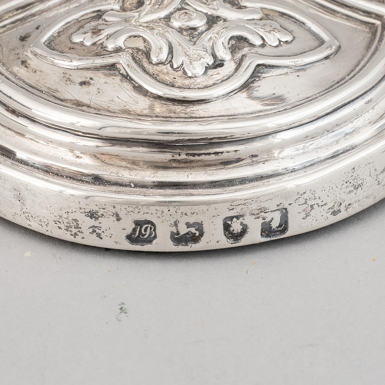A pair of English 18th century silver candlesticks, marked JB, London 1766.