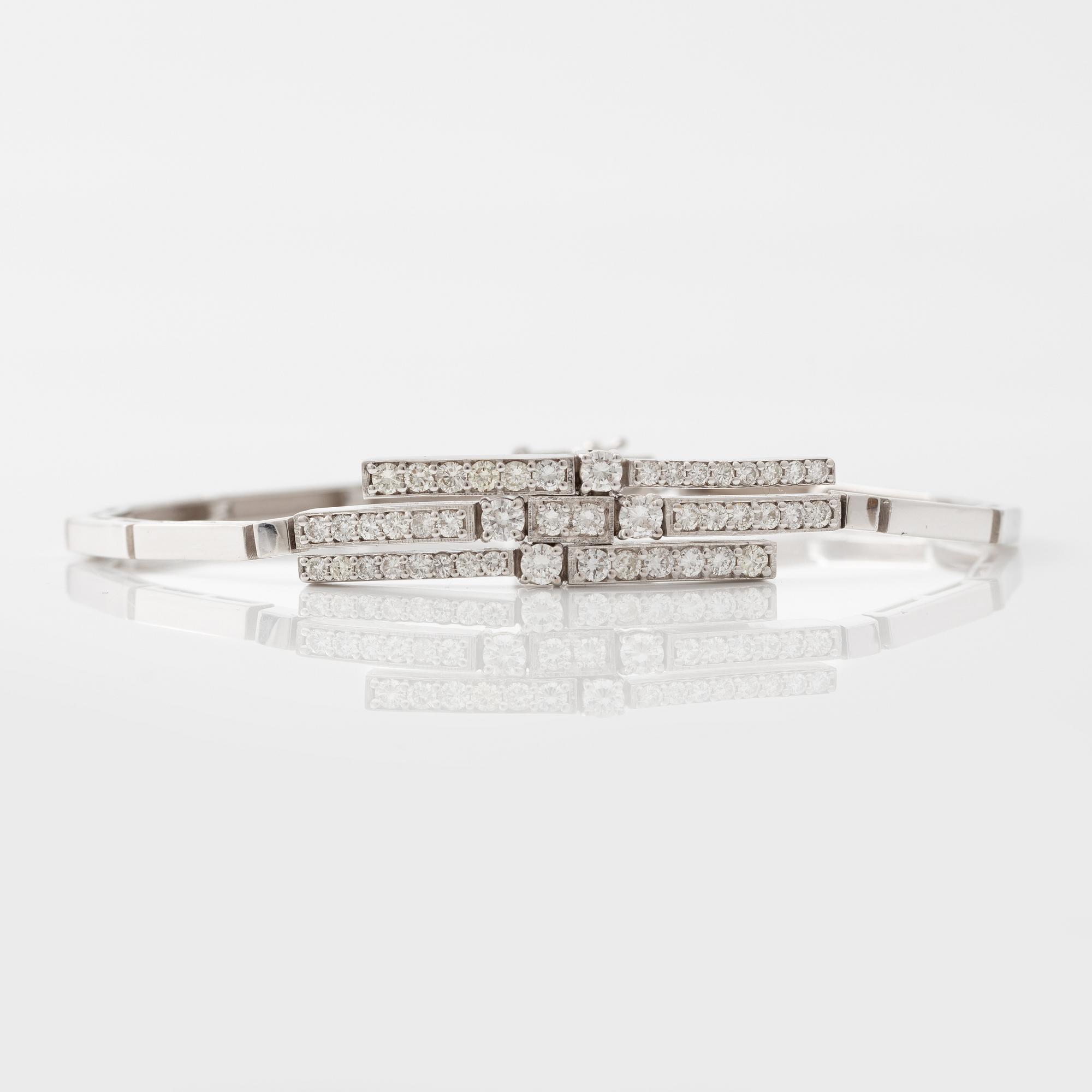Armband, 18K vitguld med briljantslipade diamanter.