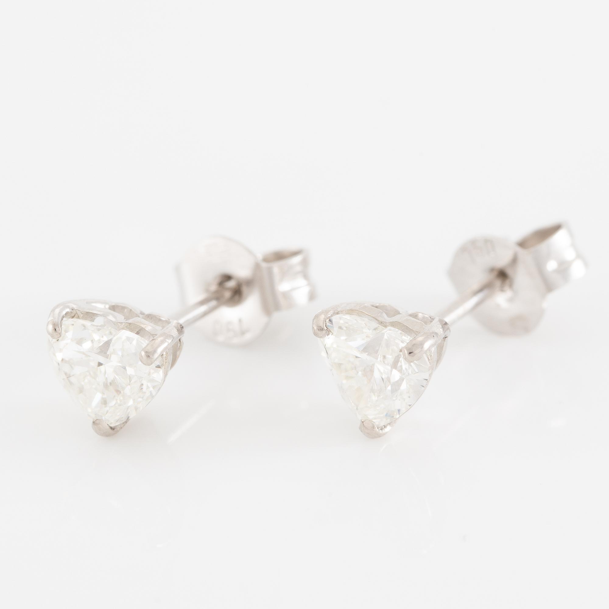 Earrings, 18K white gold set with heart-shaped diamonds. Accompanied by GIA dossier.