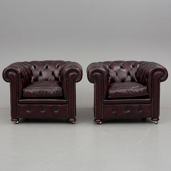 FÅTÖLJER, ett par, Chesterfieldmodell, England, 1900-talets sista kvartal.