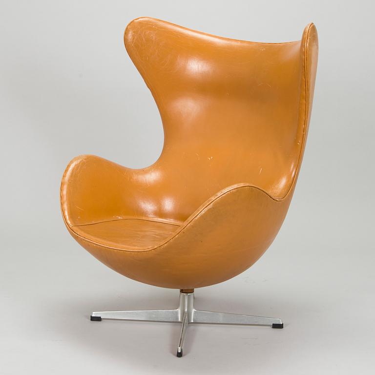 Arne Jacobsen, nojatuoli, "Egg", Fritz Hansen, Tanska, 1960/70-luku.