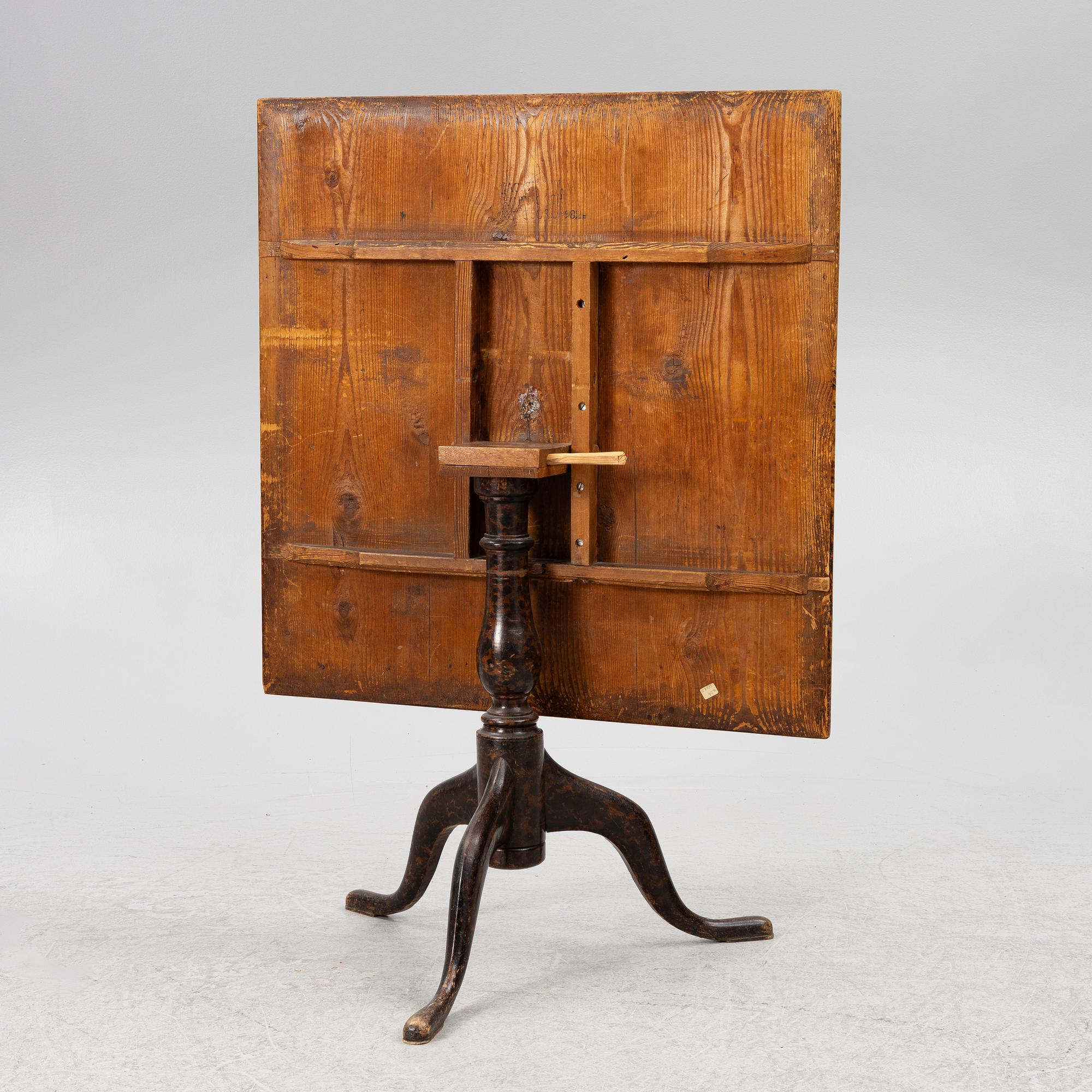 Fällbord,  av Jacob Sjölin (mästare i Köping och Kungsör 1767-85).