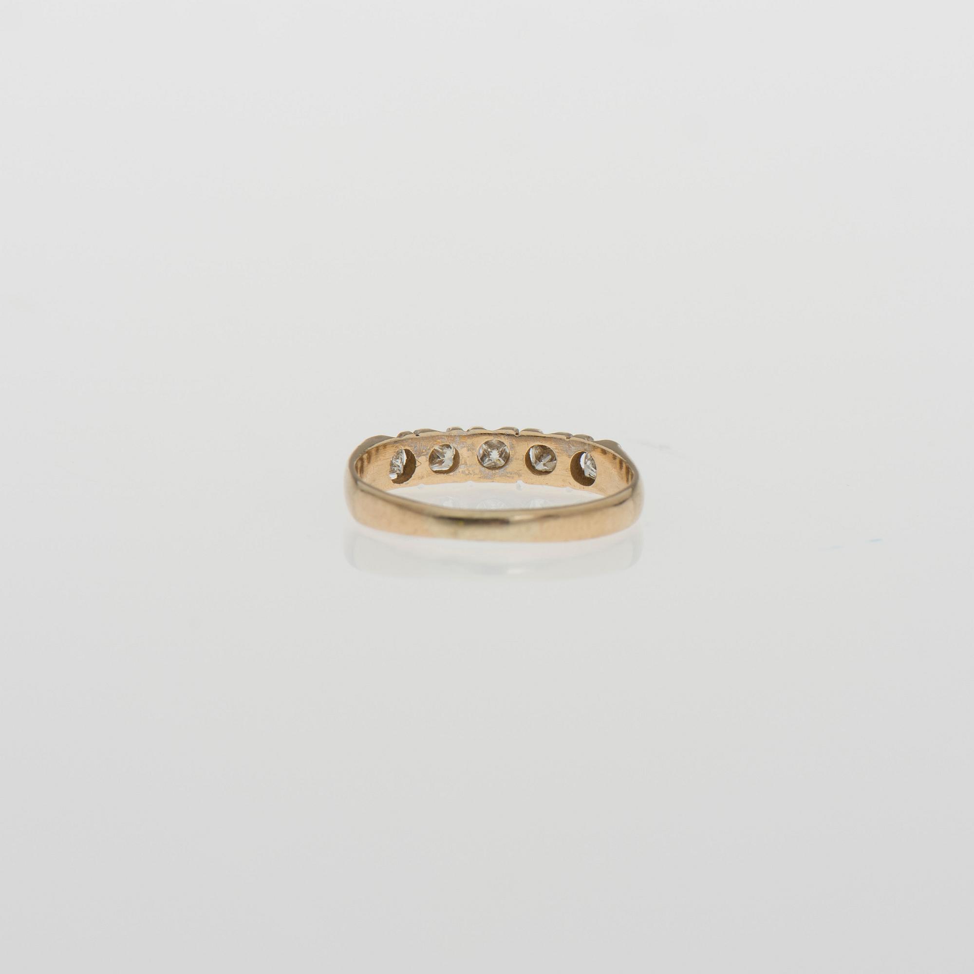 RING, prinsesslipade diamanter, 14K guld. Finska kontrollstämplar 1992.