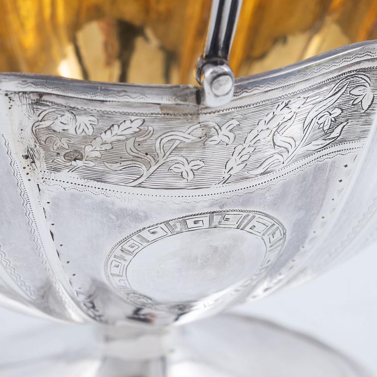 A silver bowl, mark of George Christie, Edinburgh, Scotland 1796.