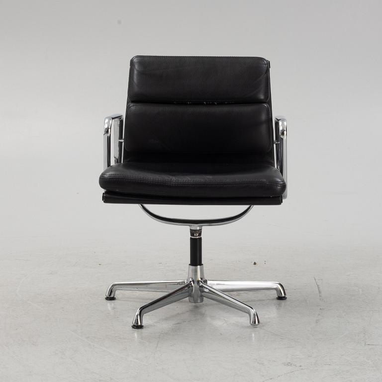 Charles & Ray Eames, a swivel 'Soft Pad Chair EA217", ICF, Italy.