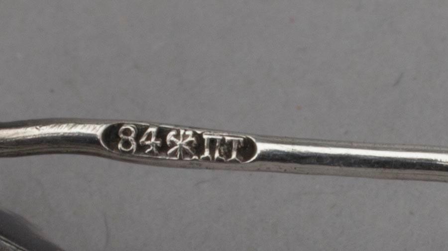 BROSCH, silver, sannolikt Pavel Temnikov. St. Petersburg, Ryssland 1800-talets senare hälft. Vikt 11 g.