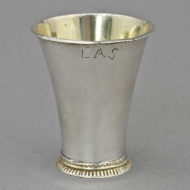 BÄGARE, silver, Olof Fernlöf, Göteborg, 1762. Vikt 35 g.