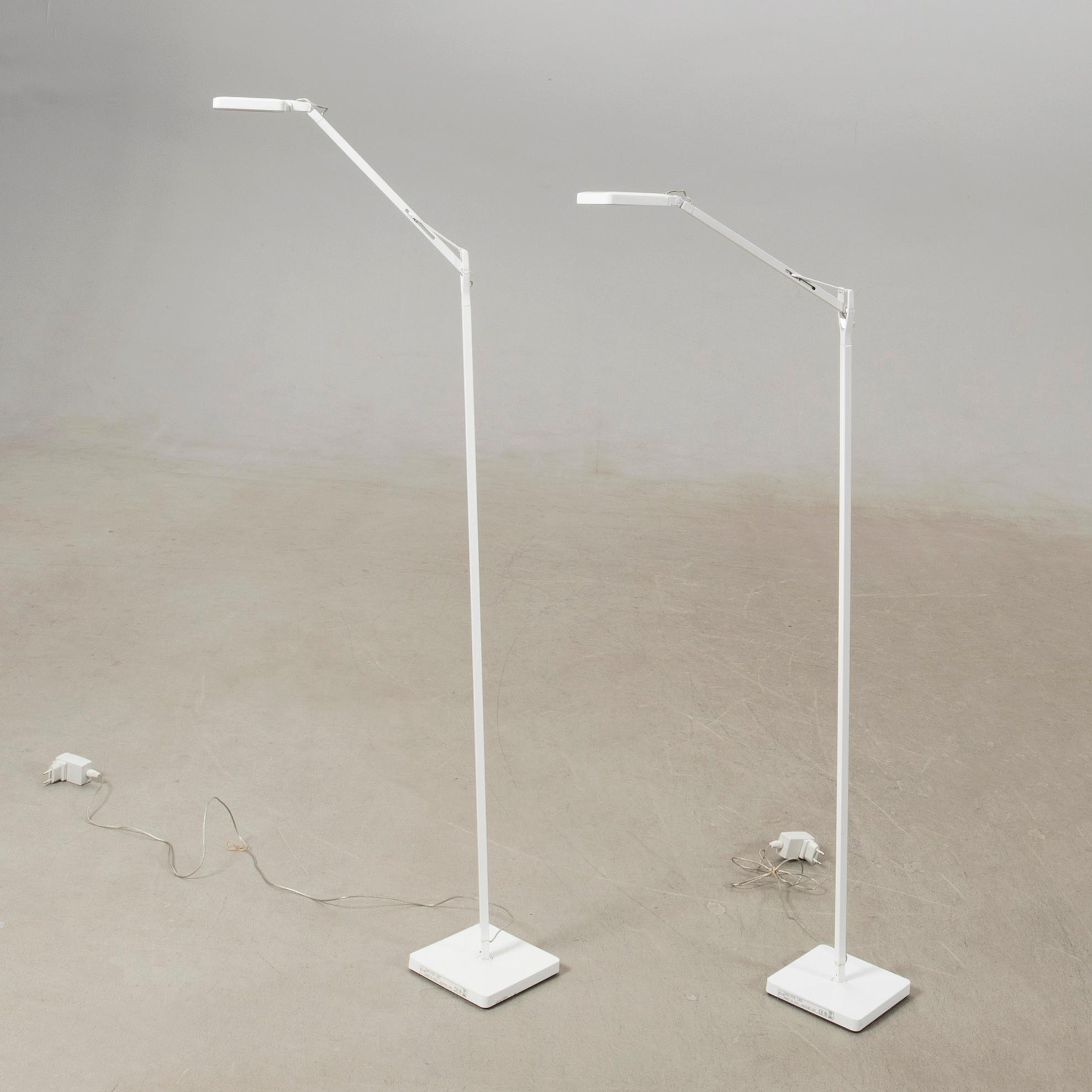 Antonio Citterio, a pair of floor lamps "Kelvin Base" for Flos, modern production.