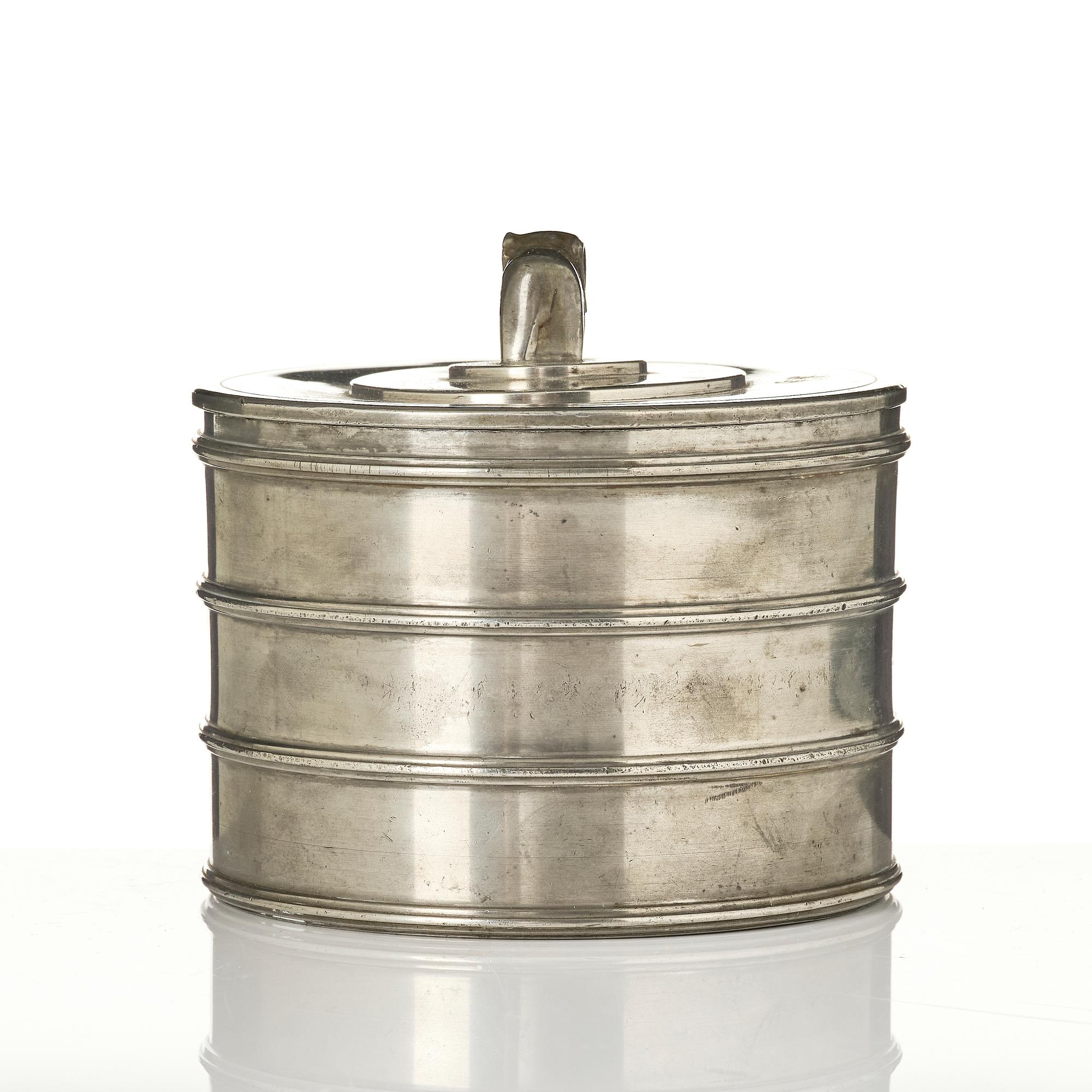 Sylvia Stave, burk med lock, modell 5278, C.G. Hallberg, Stockholm, 1933.