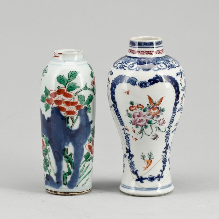 VASER, 2 st, porslin, Kina, 1700/1800-tal.