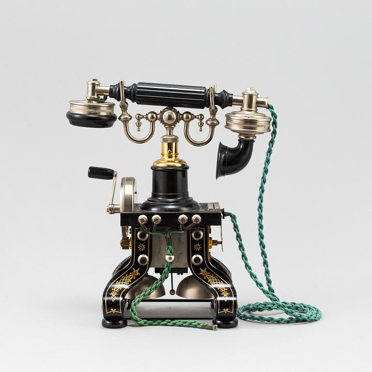 An early LM Ericson telephone called "Taxen". 1880s-1930s.