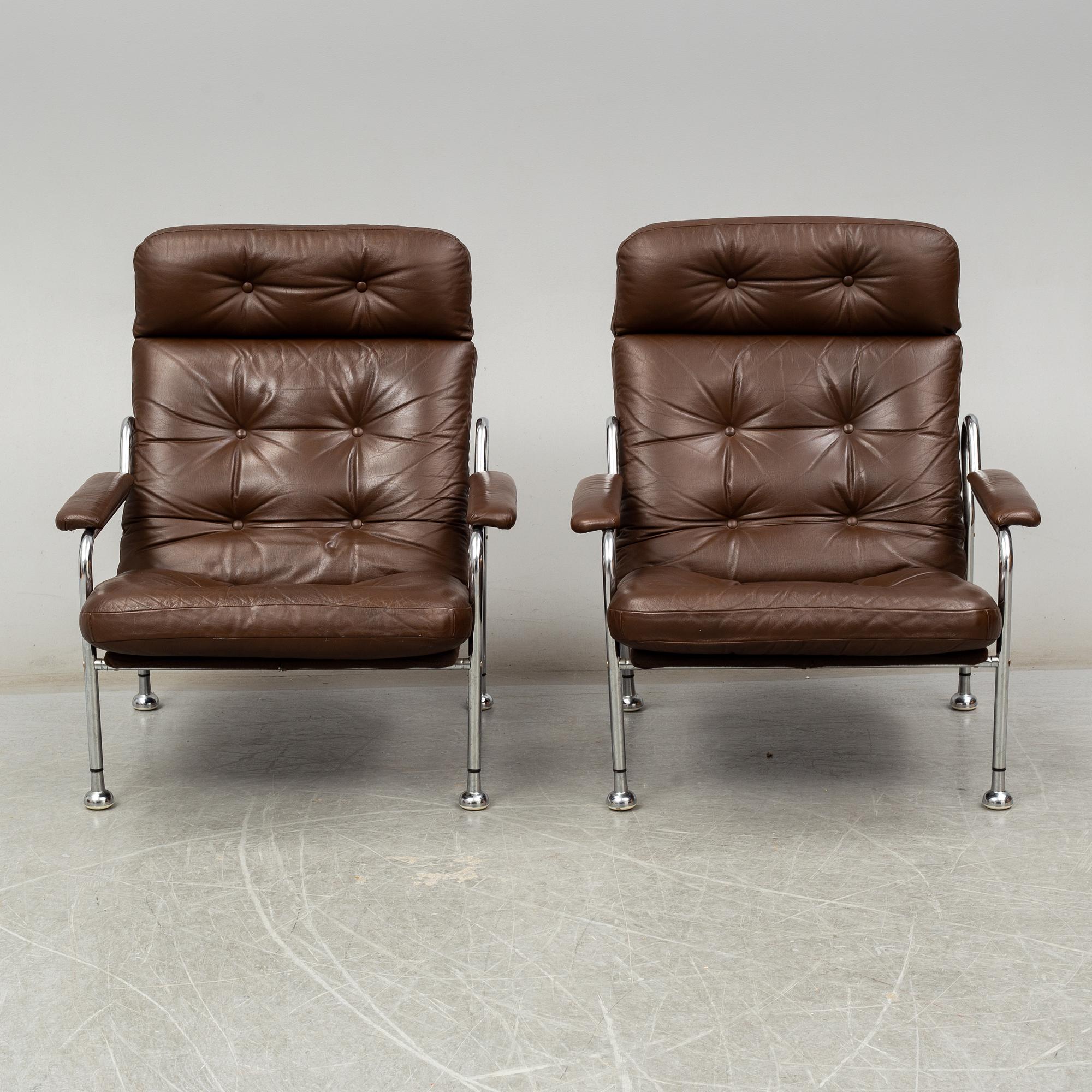 A pair of easy chairs, second half of the 20th century.