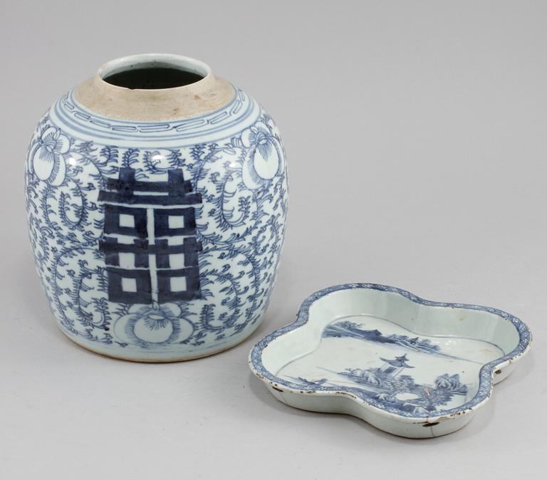 BOJAN samt SKEDFAT, porslin, Kina, 1800-tal.