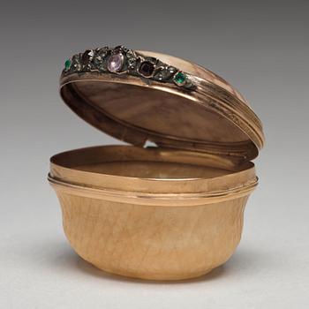 DOSA, agat och guld, 1700-talets andra hälft.