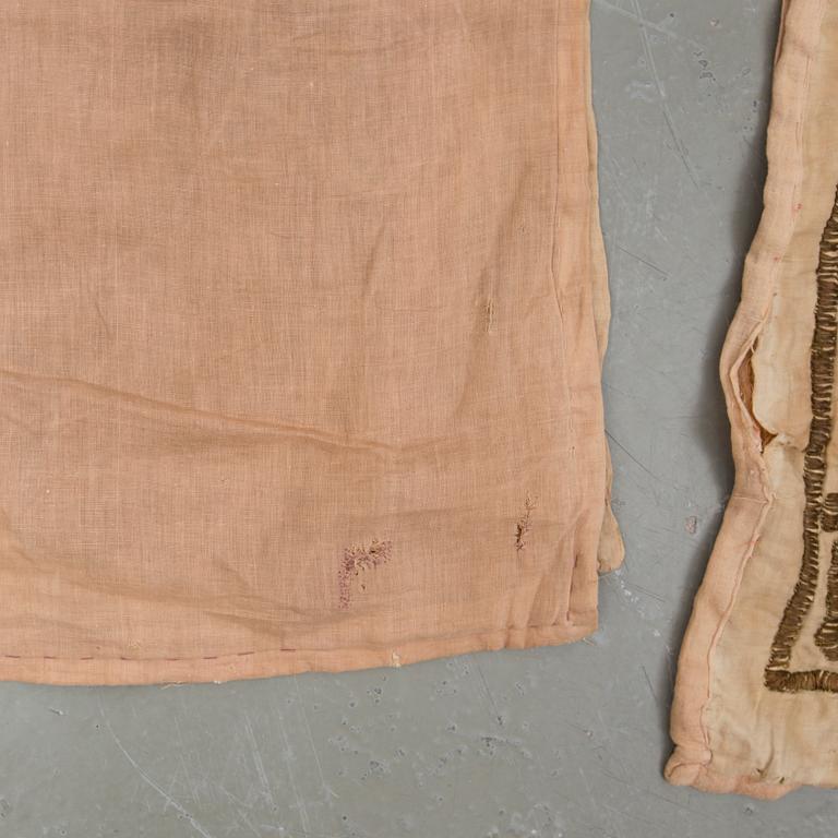 DÖRRTEXTILIER, 3 st. Sannolikt Persien, 1800-tal.
