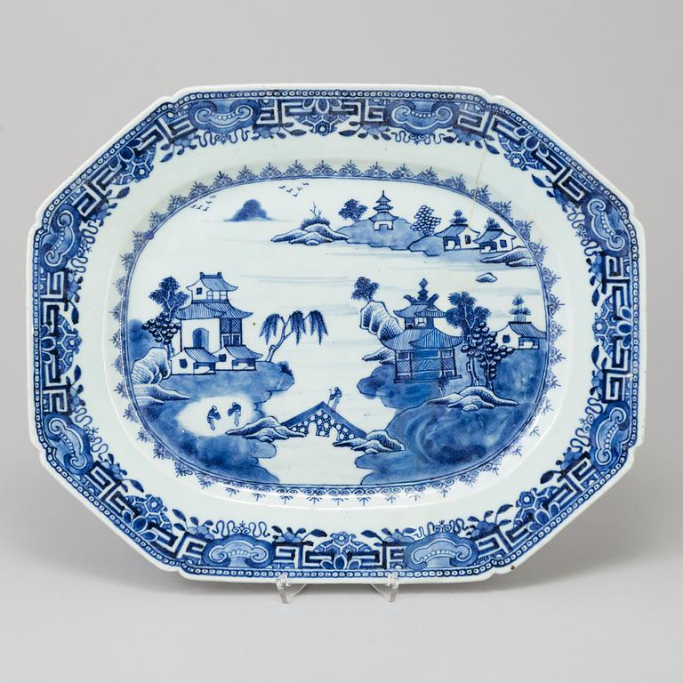 STEKFAT, kompaniporslin. Kina, Qingdynastin, Qianlong (1736-95).