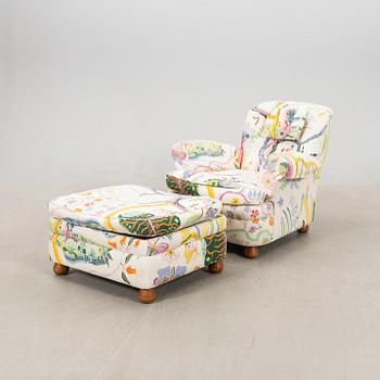 Josef Frank, fåtölj med fotpall modellnr 336 för firma Svenskt Tenn efter 1985.