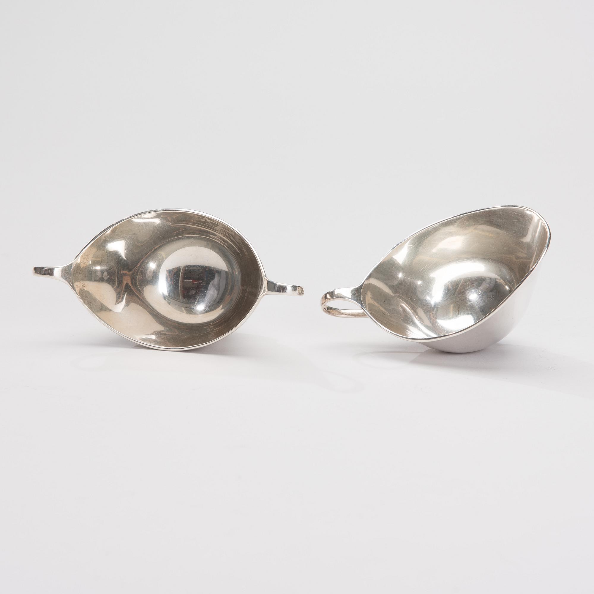 SOCKERSKÅL och GRÄDDSNÄCKA, sterling silver, Väinö Hamara, Helsingfors 1959. Tot. vikt ca 183 g.