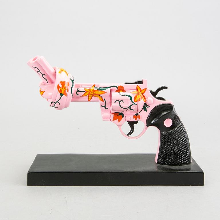 Carl Fredrik Reuterswärd, Non-Violence Project Foundation skulptur 2012.