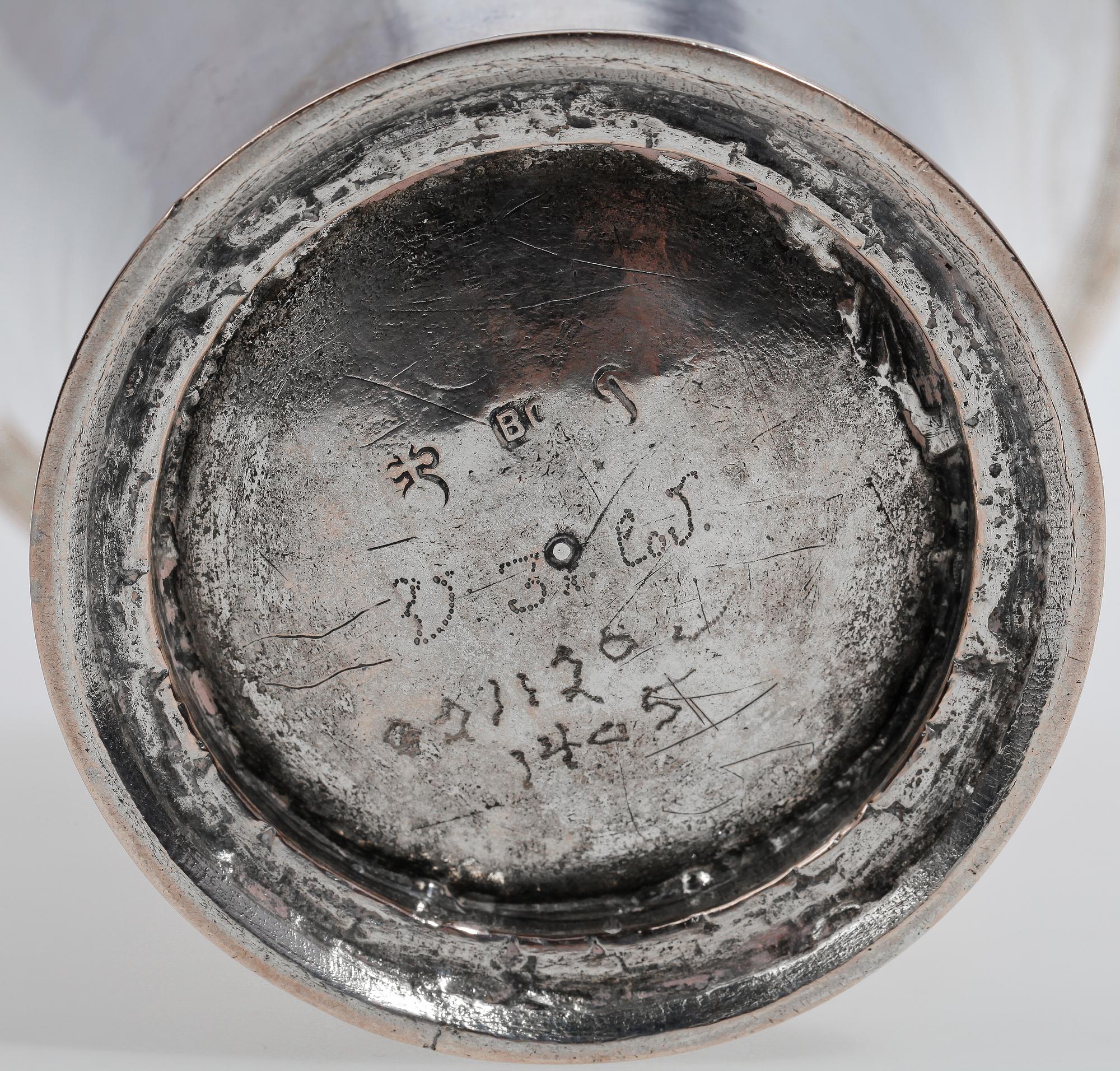 BÄGARE, silver, Bengt Collin, verksam 1699-1755 i Uppsala. Vikt ca 350 gram.